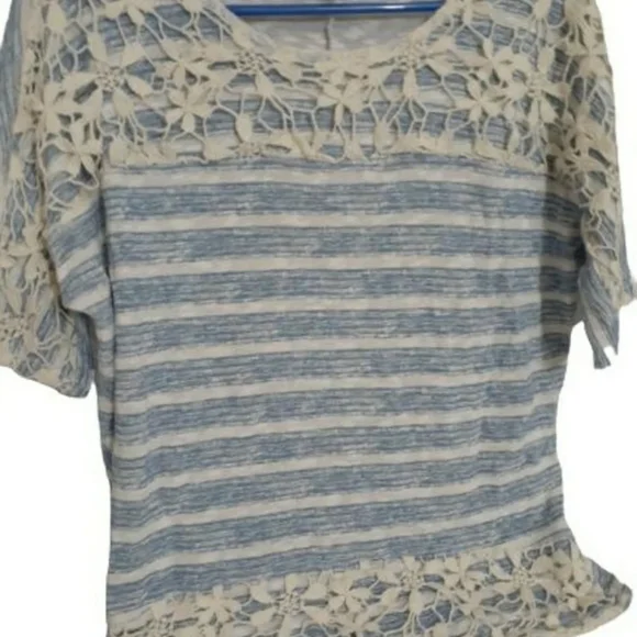 Womens sz Med Pitet blue white striped Floral embroidered top Ladies 3/4" Sleeve - Picture 1 of 6